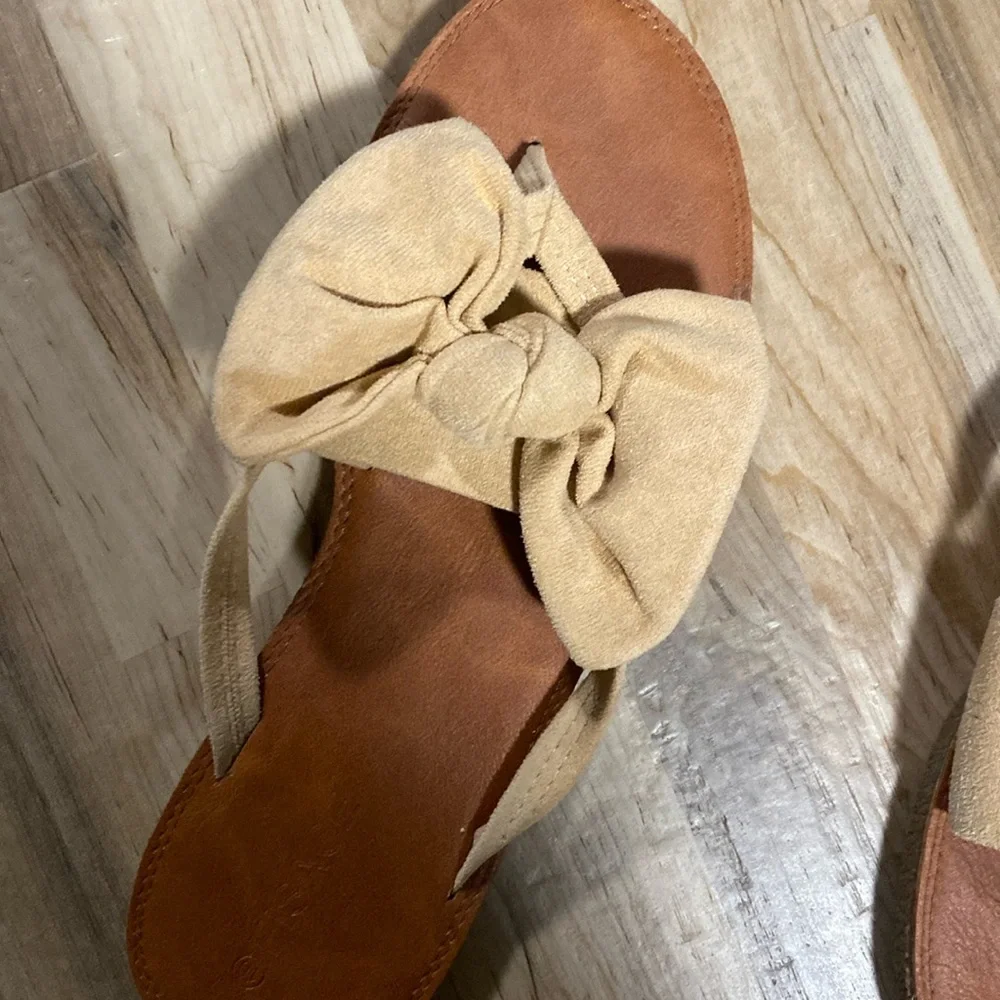 Sandals - Picture 2 of 6